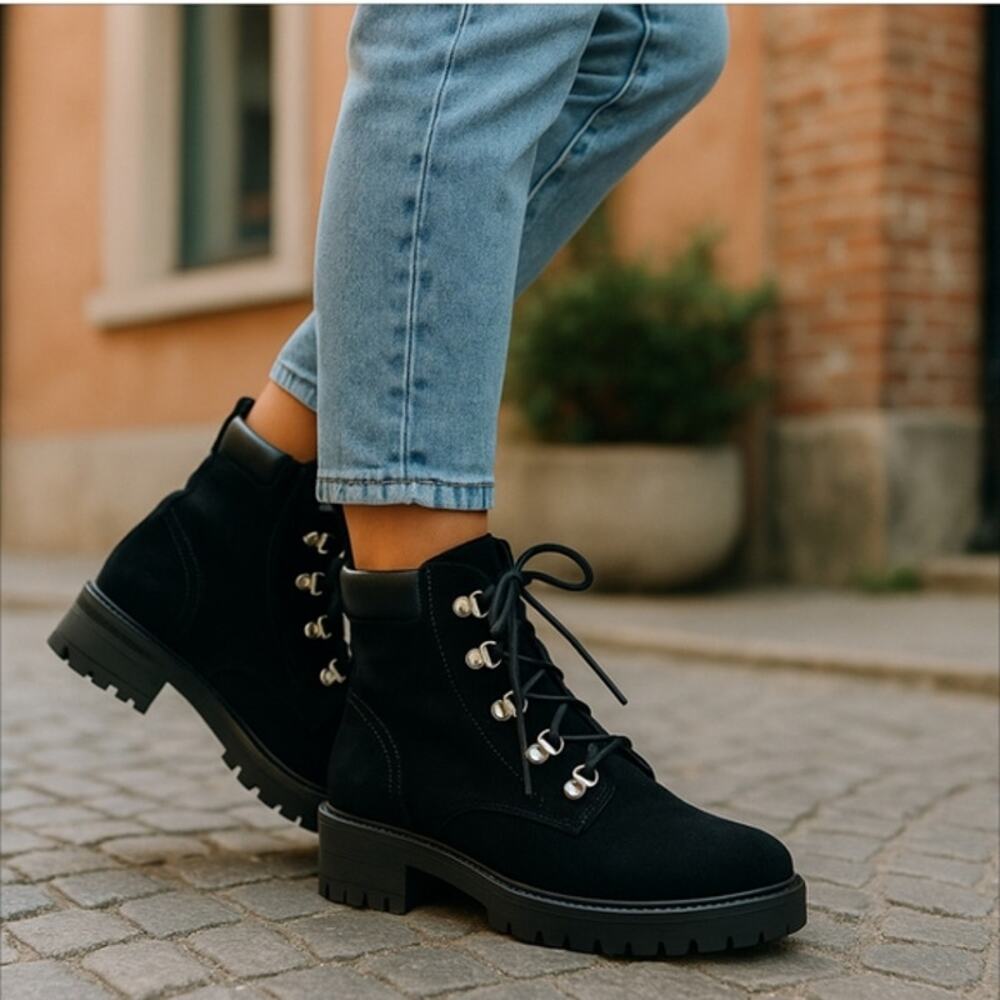 Dolcetta Heeled Suede Boots Size 10